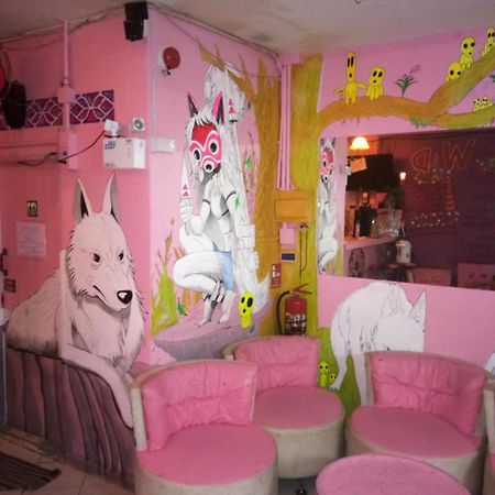 Wild & Wandering Backpacker Hostel & Bar Haad Rin Exterior photo